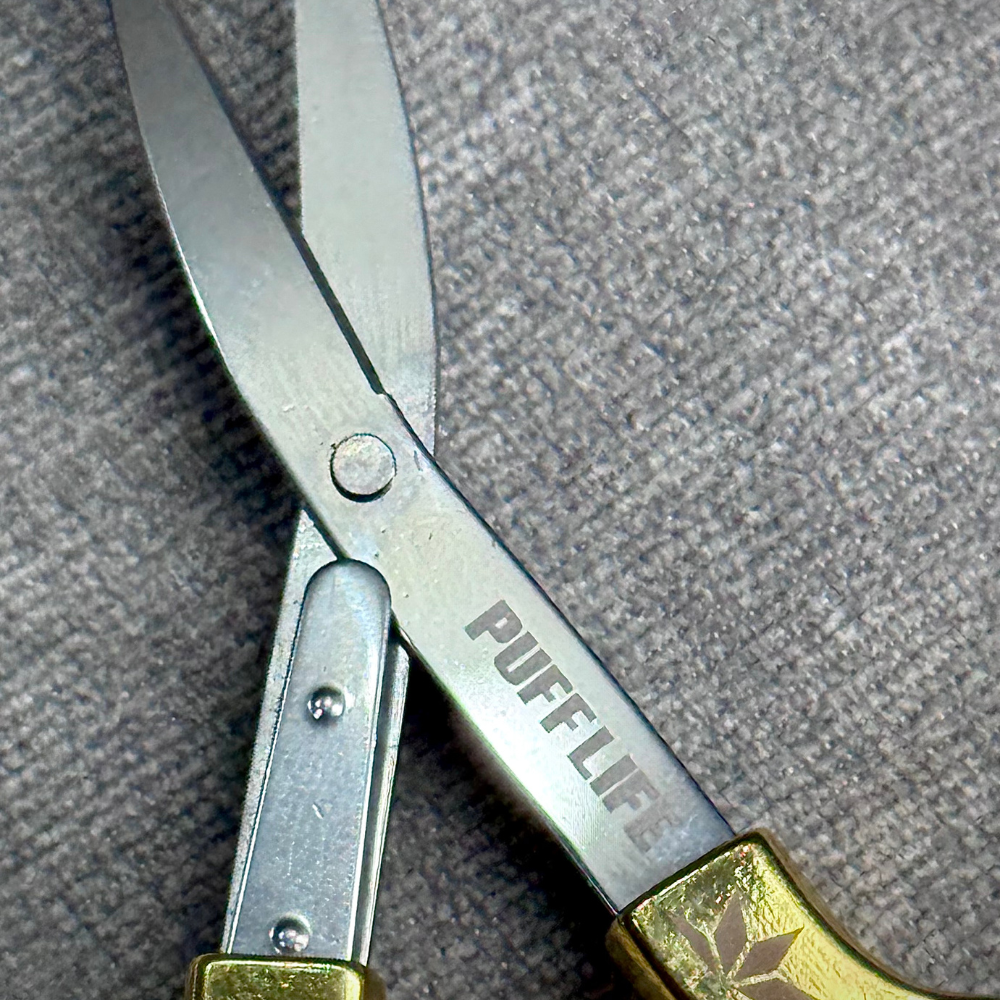 Tesoura de Metal Puff Life - Dourada