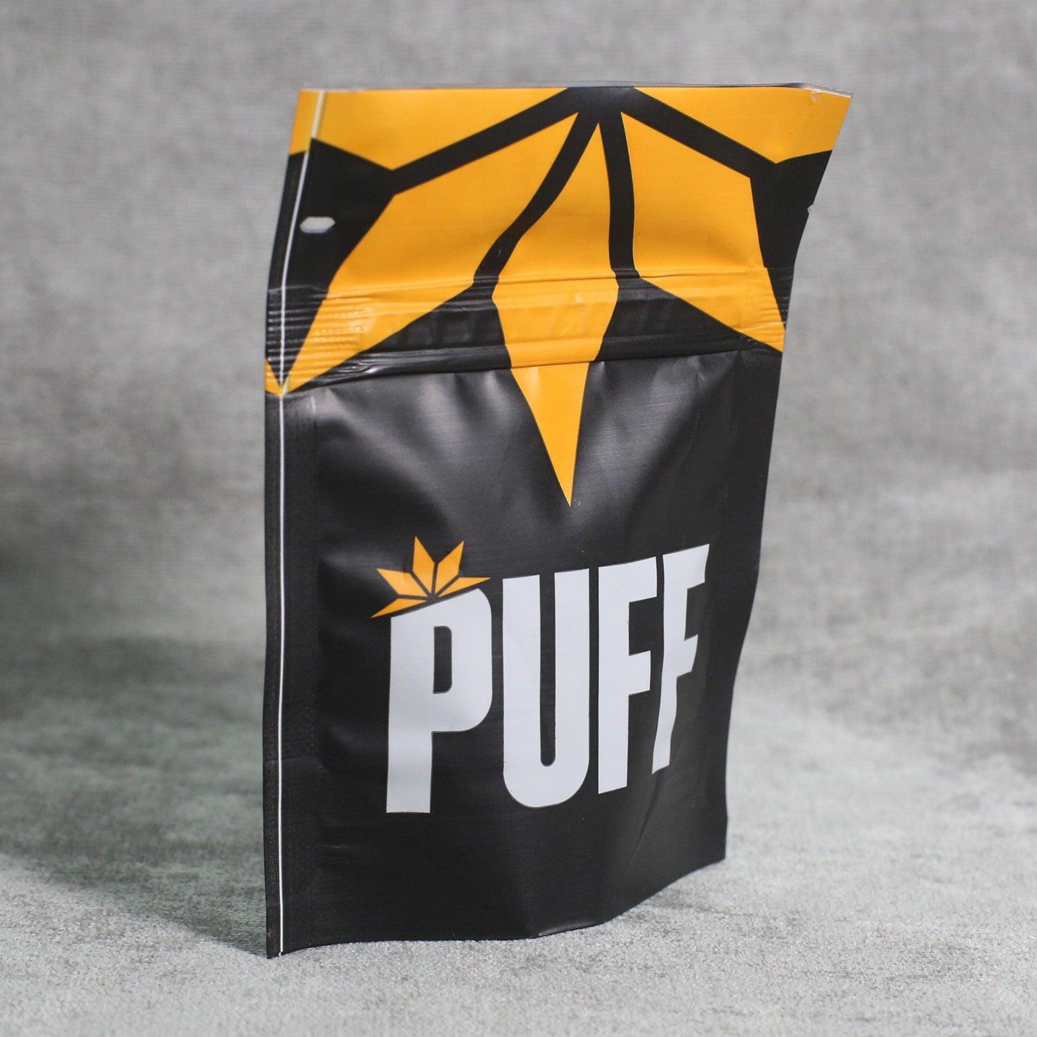 Zip prática , perfeita para organizar seus itens com estilo e segurança.