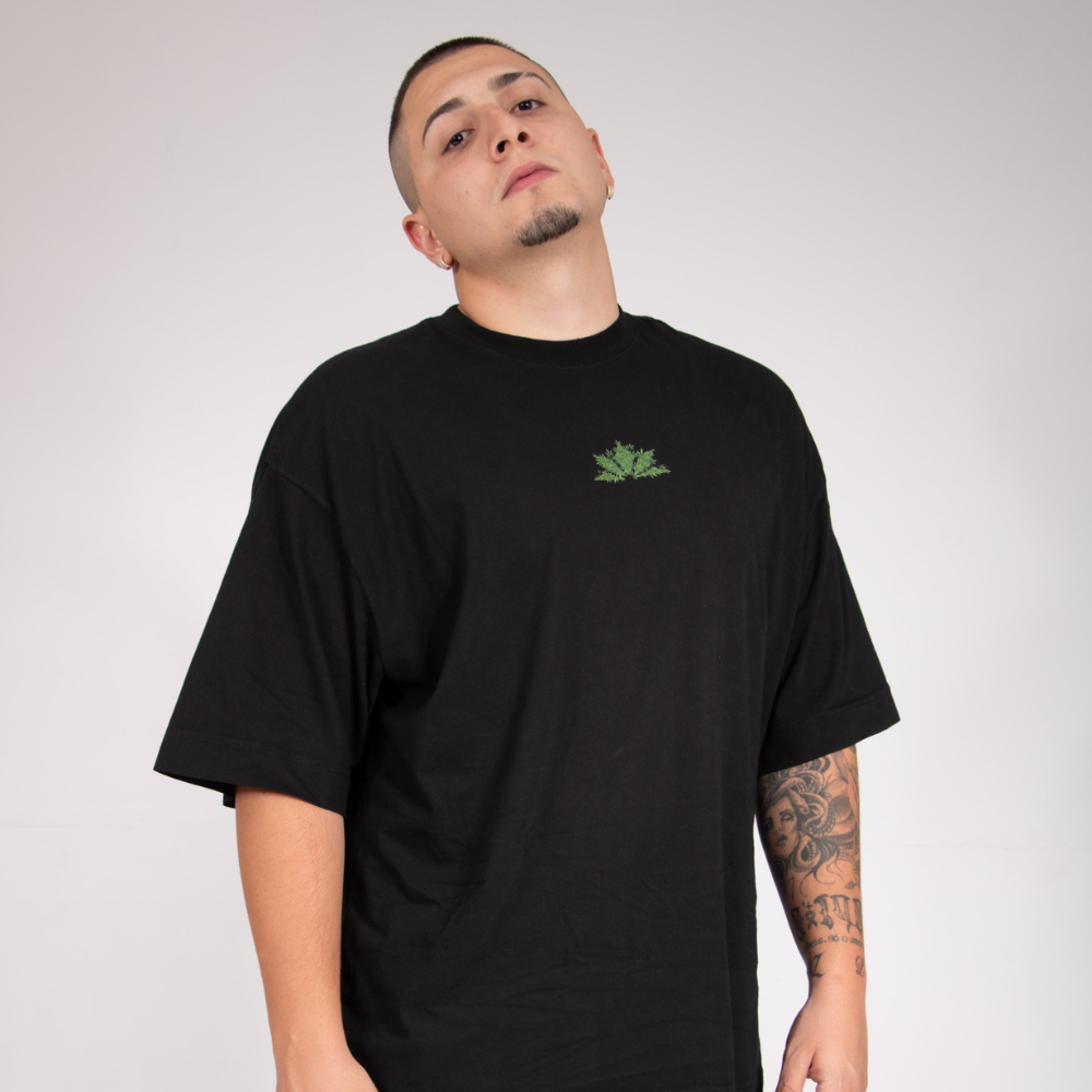 Camiseta Puff Cogumelo Folha - Preta